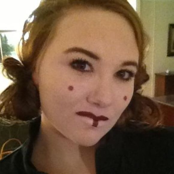 Meet your Posher, Caprica - Picture 1 of 1